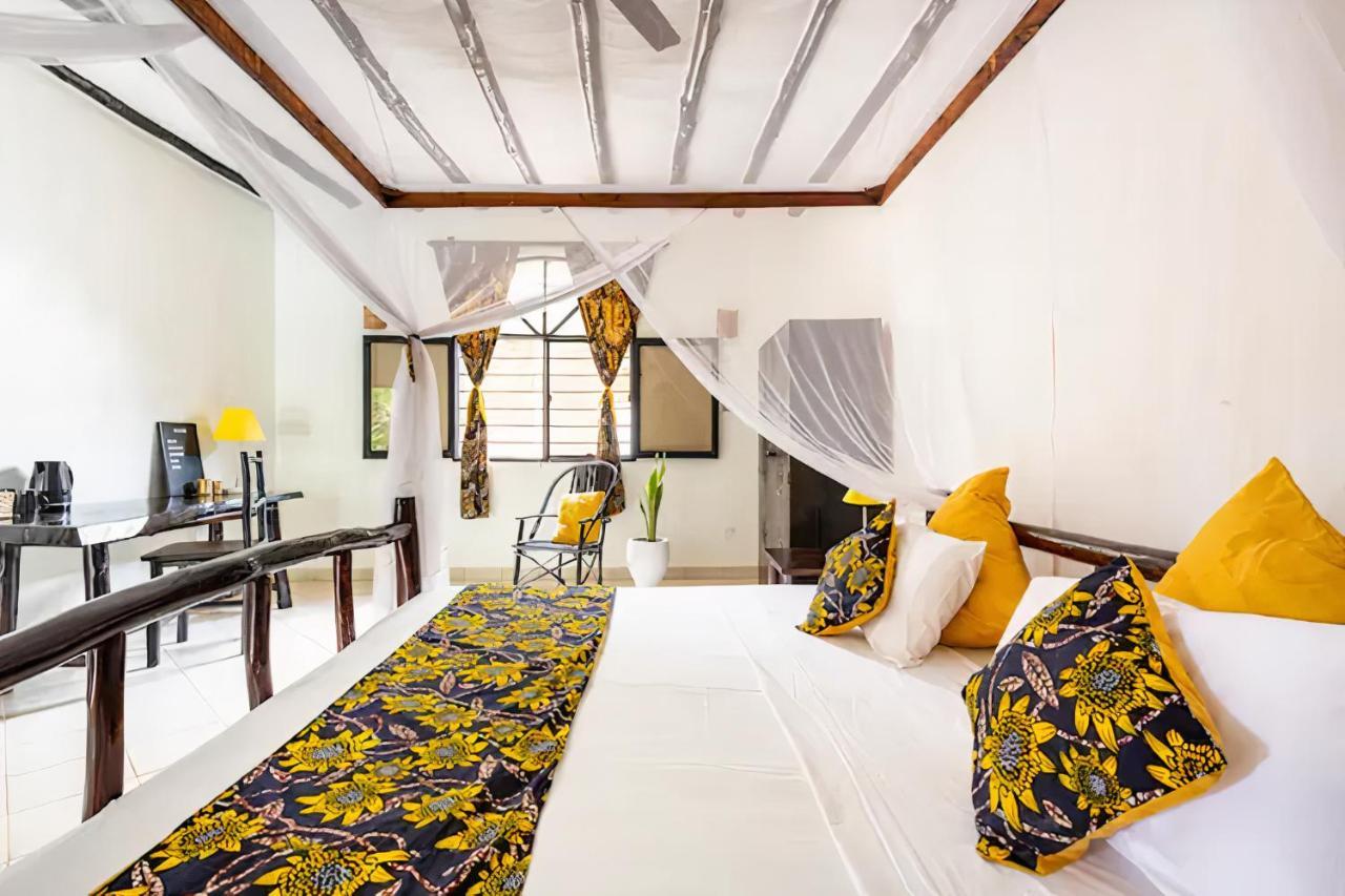 مبيت وإفطار شاطئ دياني Zarafa House المظهر الخارجي الصورة